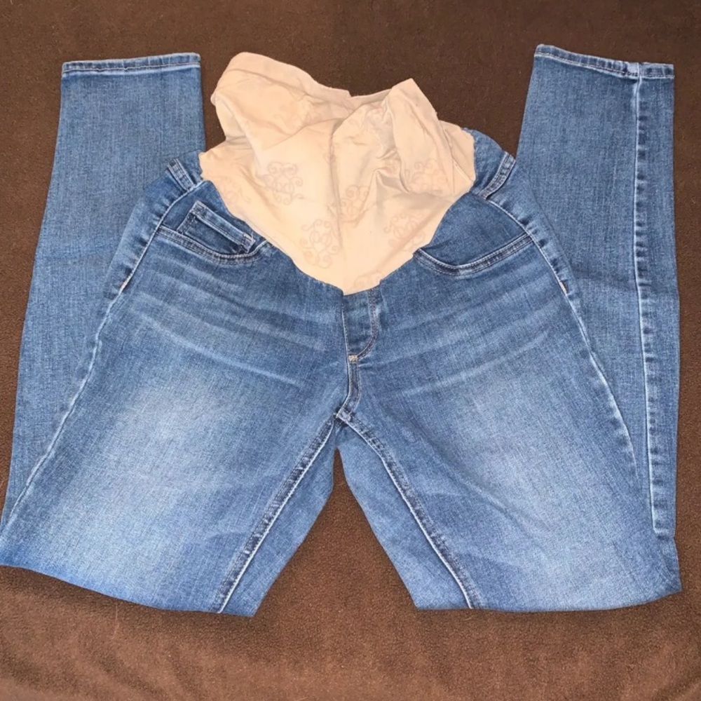 Jessica Simpson skinny maternity jeans